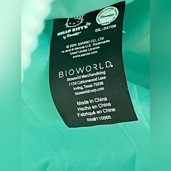 🔆HELLO KITTY TRAVEL DUFFEL BAG - Picture 11 of 15